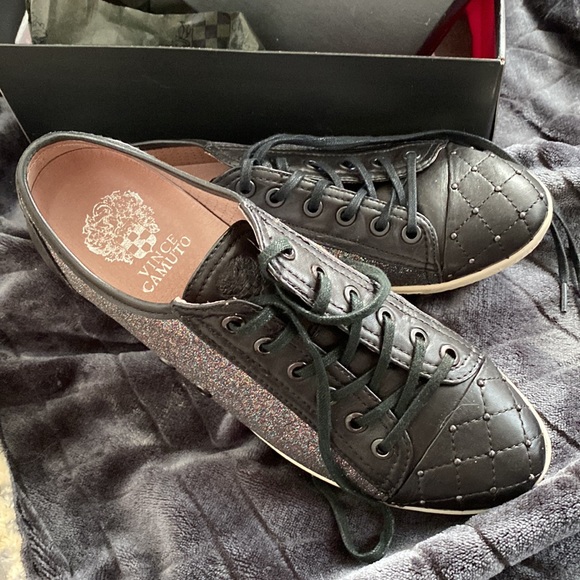 Vince Camuto Shoes - LIKE NEW Black Leather Vince Camuto Chic-Sneakers With Cool Studded Toe Caps